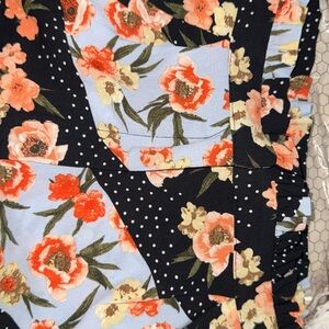 Topshop Floral Women's Shorts - Black and Orange